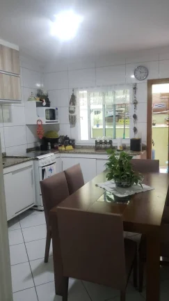Imagem Sobrado Maravilhoso com 3 Dormitorios e 2 Vagas de Garagens