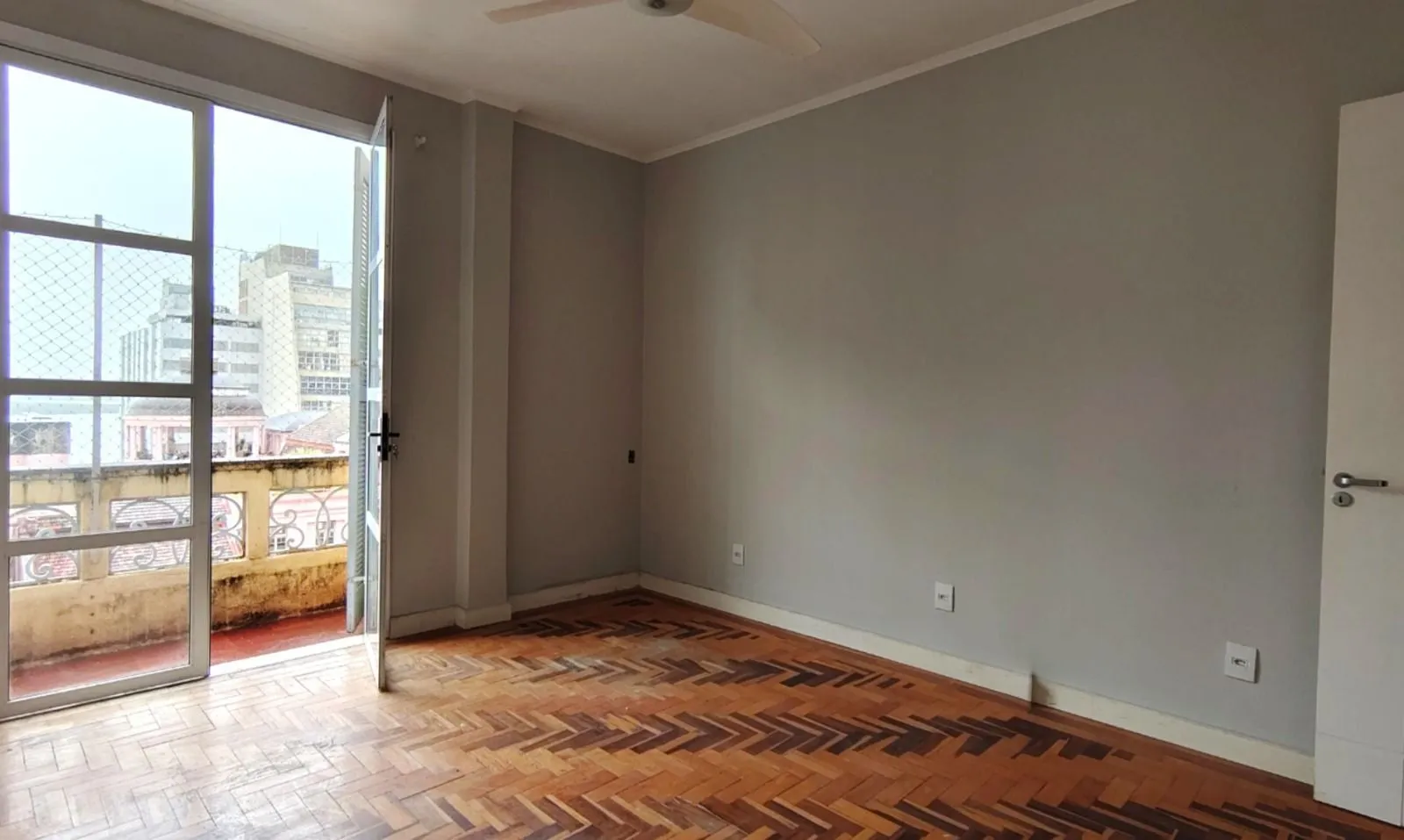 Imagem Apartamento de 3 dormitórios, 2 banheiros no Centro Histórico.