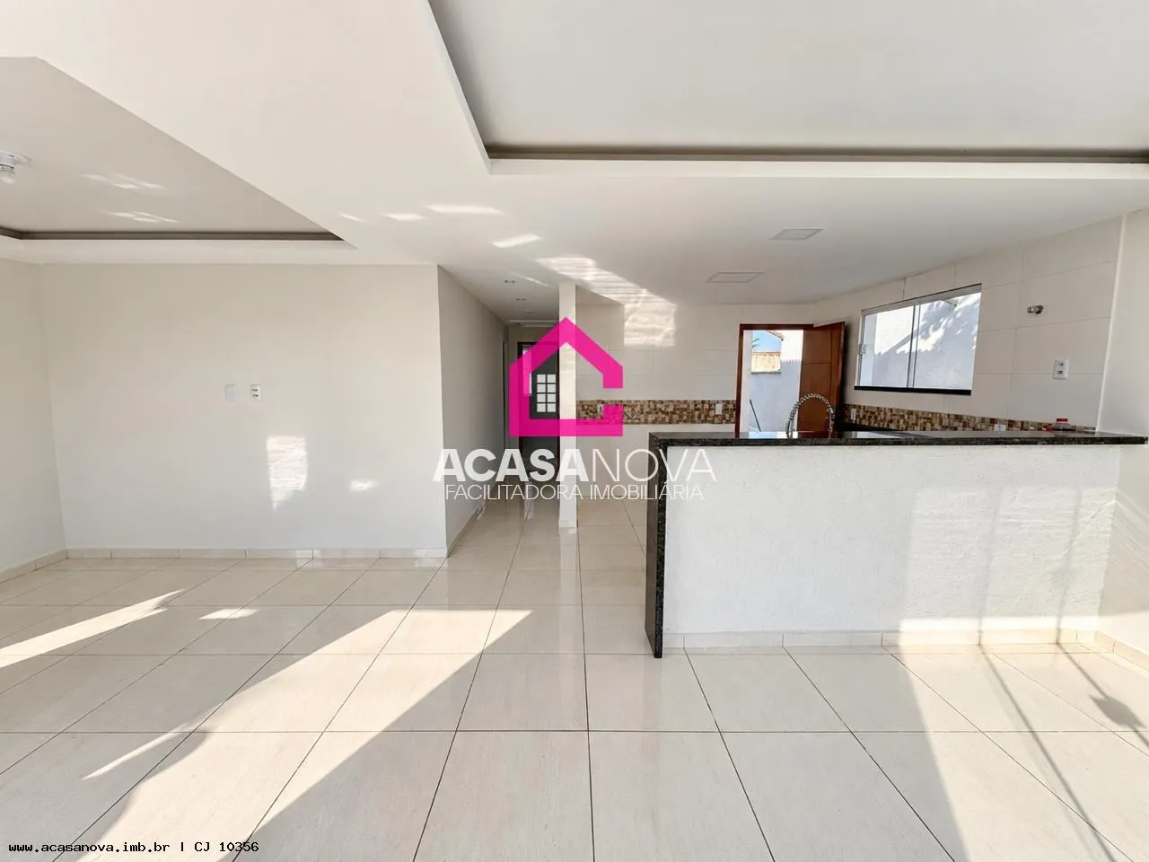 Imagem Casa para Venda em Maricá, Jardim Atlântico Central, 3 dormitórios, 1 suíte, 2 banheiros, 2 vagas