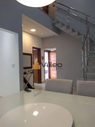 Imagem Descubra o privilégio de viver com conforto, segurança e requinte nesta residência única no Resi...