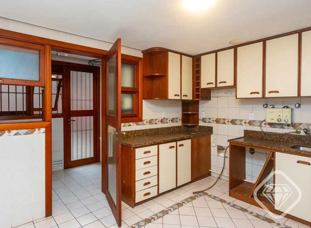 Imagem Apartamento térreo amplo, com pátio exclusivo e sacadão com churrasqueira em Ipanema, próximo à...