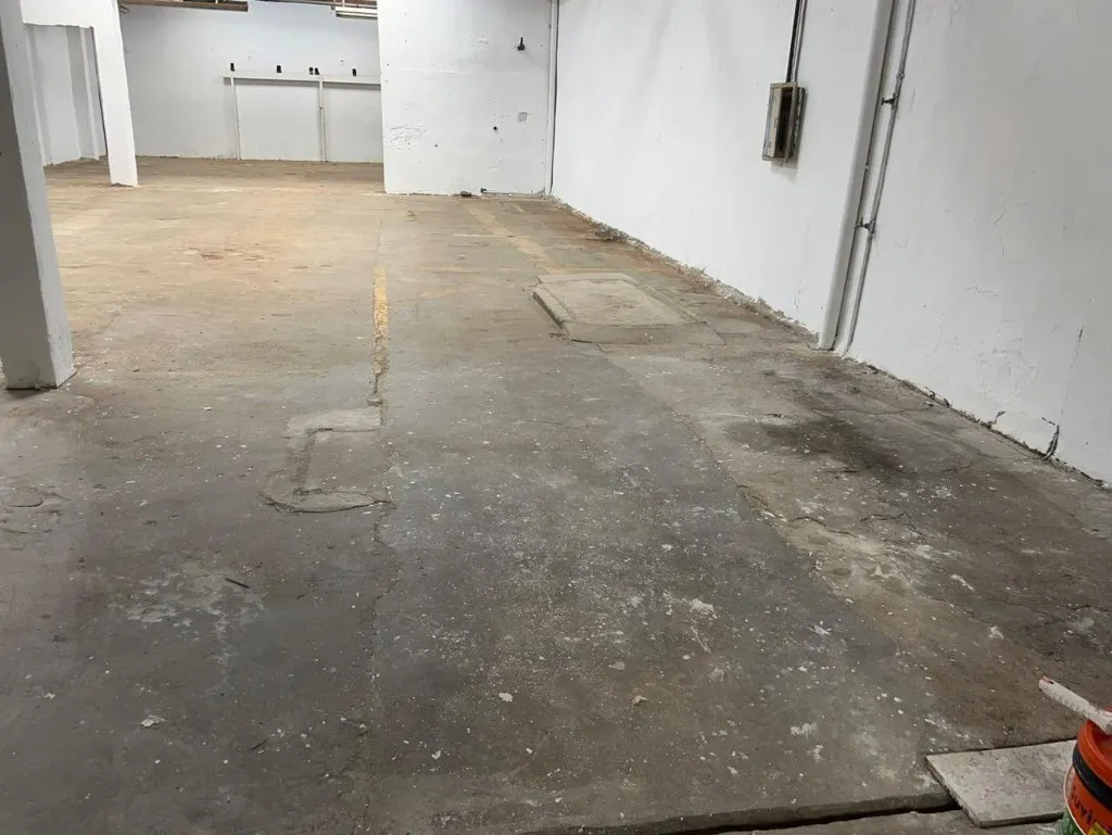 Imagem Galpão Comercial na Vila Antonieta - São Paulo-SP 380m² - 5 Banheiros Venda ou Locação