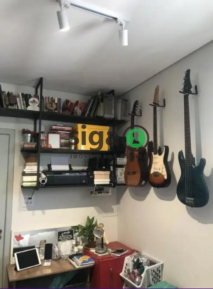 Imagem Apartamento Reformado com 2 Dormitórios, Varanda e Vaga na Bela Vista