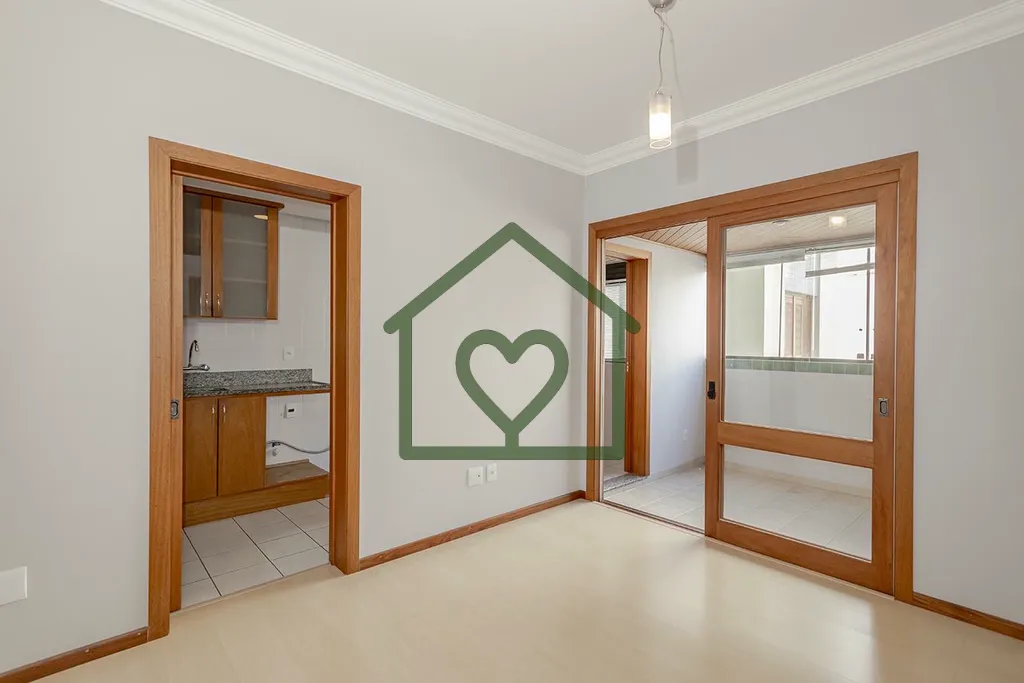 Imagem Apartamento desocupado, semimobiliado no Centro Histórico. Living 2 ambientes, sacada fechda com ch...