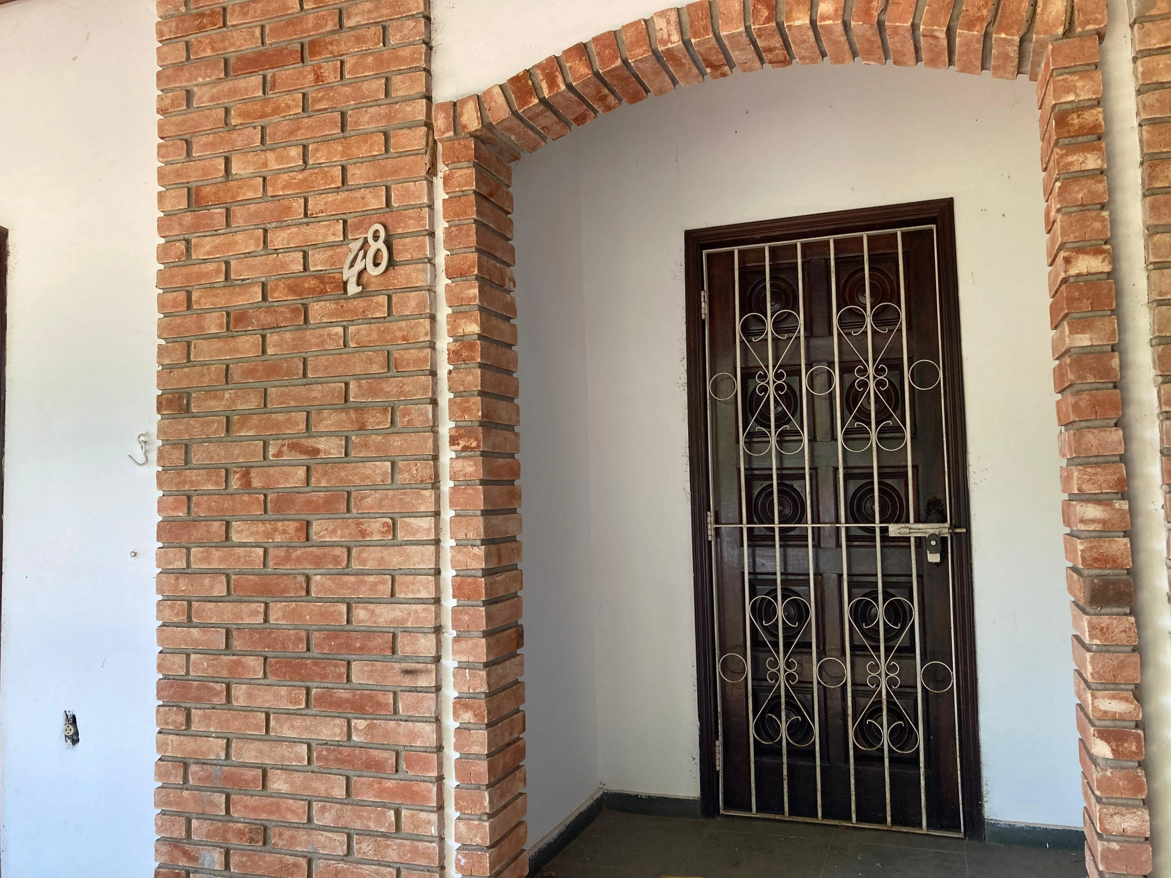 Imagem Linda Chácara de 3000m² com Casa Sobrado, Piscina, e Pomar ? Porteira Fechada em Aracoiaba da Serra
