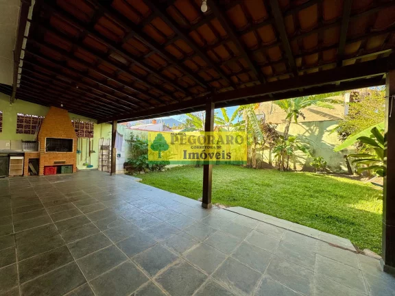 Imagem Casa à venda em Caraguatatuba Martim de Sá 3 quartos, 3 suítes, 1 sala, 3 banheiros, 10 vagas de garagem. 166m² de área.
