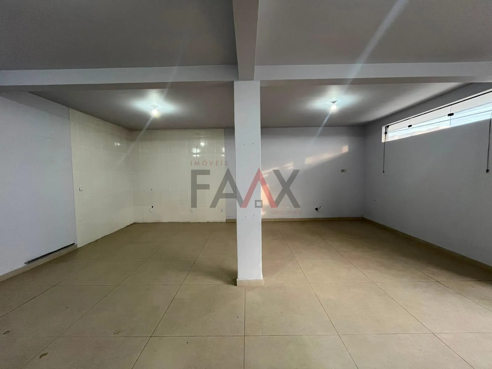 Imagem Sala Comercial 65m² na Santa Cruz com Estacionamento Próximo a Faculdades