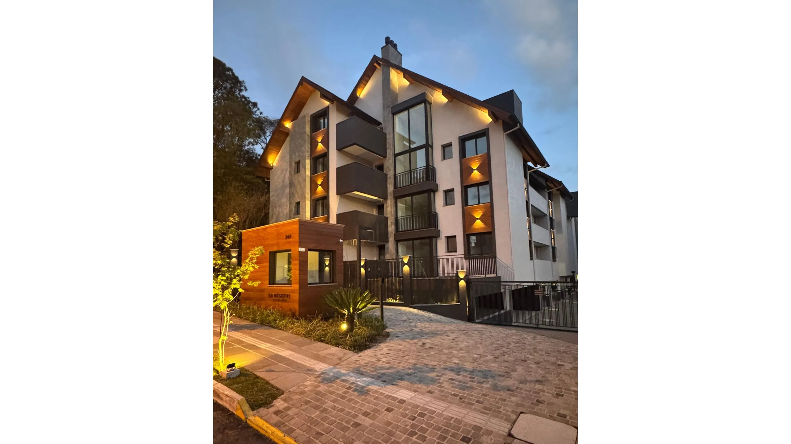 Foto do imóvel Apartamento à venda em Gramado, Planalto, com 2 quartos, 90.7m2