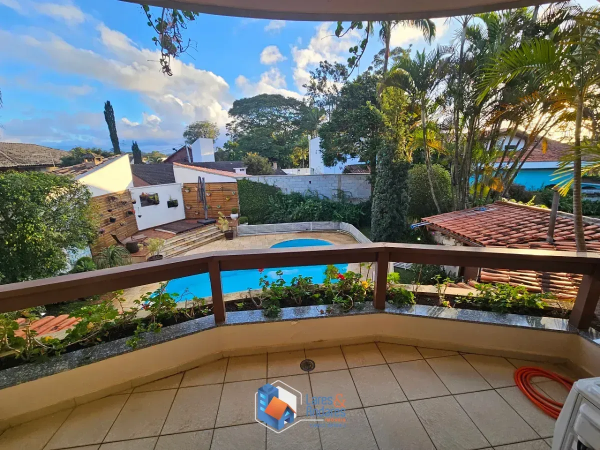 Imagem Sobrado para venda em Interlagos com 4 quartos, sendo 2 suítes, 330m²