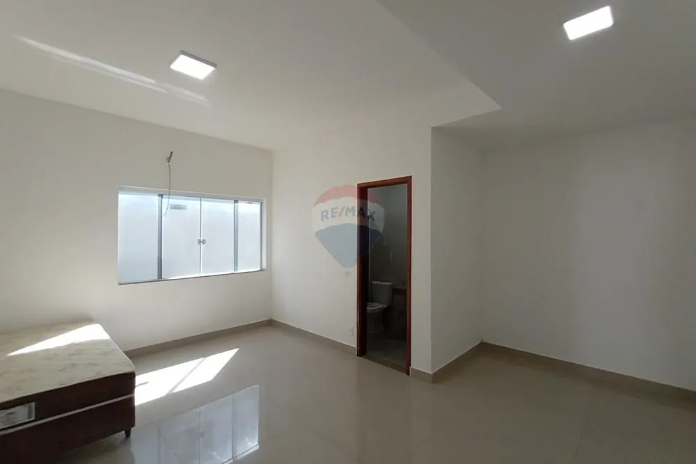 Imagem Casa com 3 quartos para venda em Pedra de Guaratiba