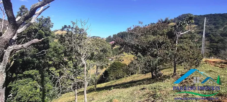 Imagem Terreno a venda em Gonçalves com vista para a Pedra do Baú.