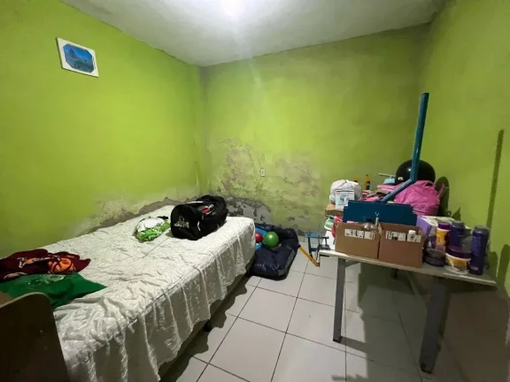 Imagem Duas Casas à venda no mesmo terreno em Pinheiro Grosso