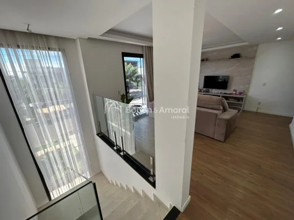 Imagem Lindo sobrado com 190 m² de construção em terreno de 200m².
São 3 dormitórios, todos suítes, ...