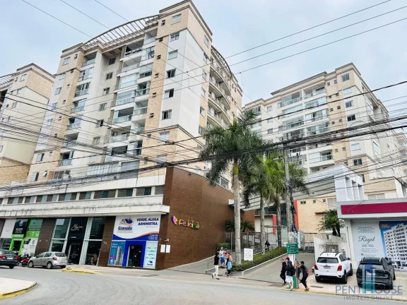 Foto do imóvel Apartamento Zona Central para Venda em Camboriú, TABULEIRO, 2 dormitórios, 1 suíte, 2 banheiros, 2 vagas em Rua Guaraparim