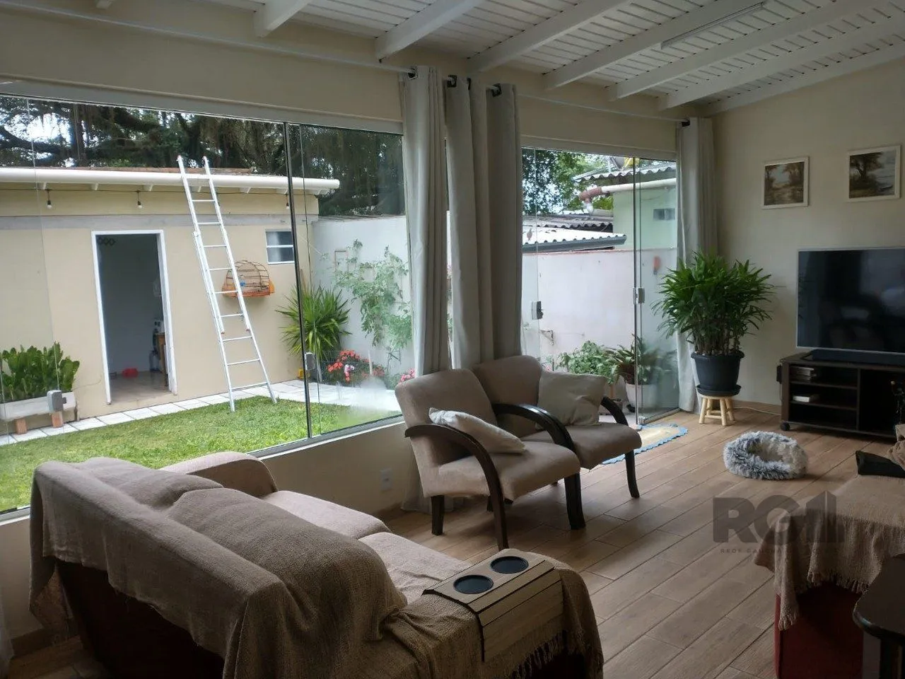 Casa de 155m² com 2 quartos, suíte, 2 vagas, no bairro Jardim Europa, Poa/RS