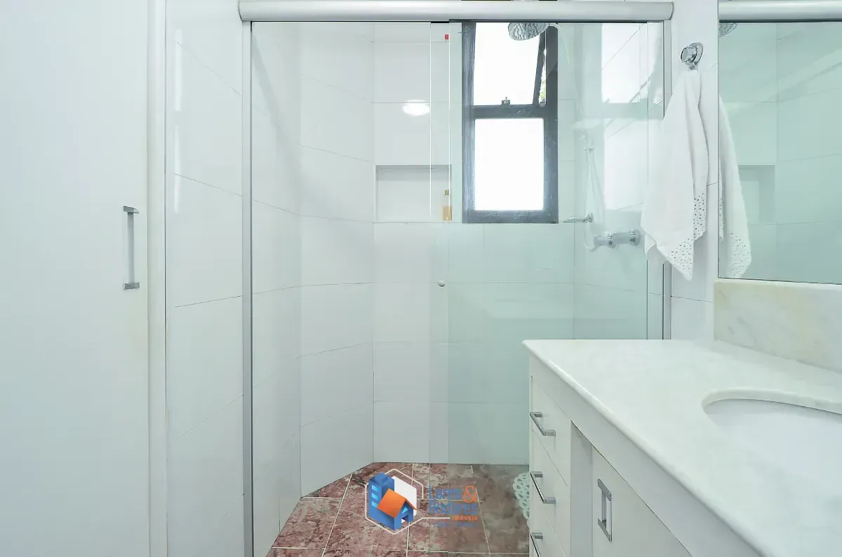 Imagem Apartamento para venda em Pacaembu com 4 quartos, sendo 3 suítes, 230m²
