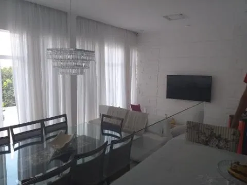 Imagem VENDA DE CASA NO CONDOMÍNIO ARUJÁ COUNTRY CLUB, EM ARUJÁ/SP, 380m² com 3 suítes, área gourmet com churrasqueira, cinema e 4 vagas. CONSULTE-NOS.