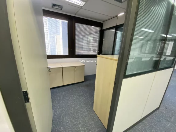 Imagem Conjunto comercial com 257m2 na Av. Paulista.