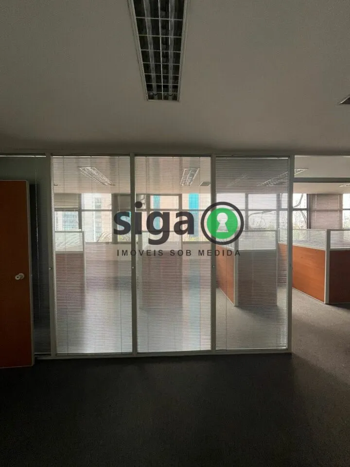 Imagem Sala Comercial e 3 banheiros para Alugar, 133 m² por R$ 8.500/Mês