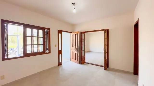Imagem Casa térrea com 3 dormitórios, piscina, espaço gourmet com churrasqueira.