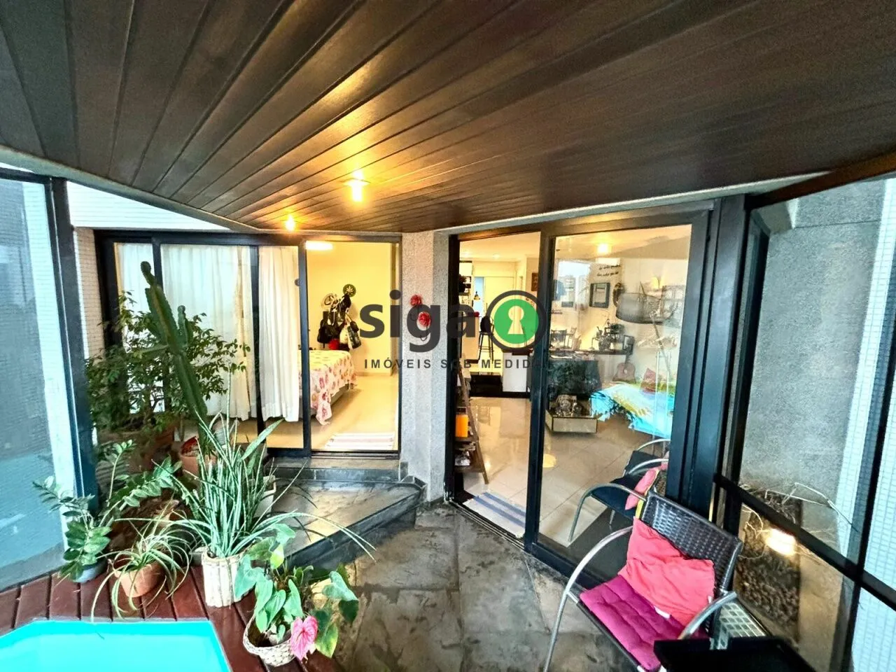 Imagem APARTAMENTO Á VENDA COM PISCINA NA VARANDA, 1 SUÍTE E 2 VAGAS!