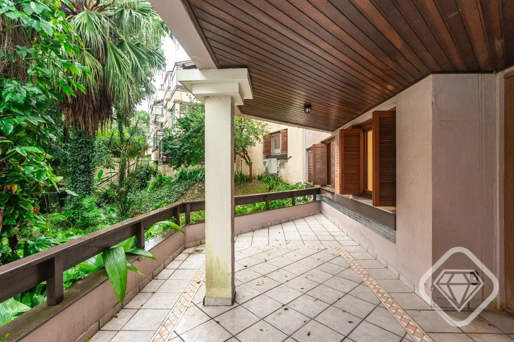 Imagem Apartamento térreo amplo, com pátio exclusivo e sacadão com churrasqueira em Ipanema, próximo à...