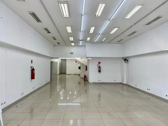 Foto do imóvel Salão Comercial de Alto Padrão em Pinheiros: 1 Sala, 2 Banheiros, 2 Vagas de Garagem, 600m² de Área - São Paulo-SP