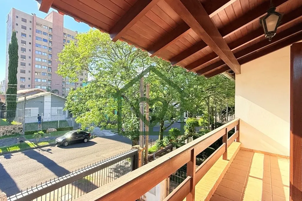 Imagem Casa residencial, unifamiliar edificada em 3 pavimentos, com área total de 381m² privativos, seu t...