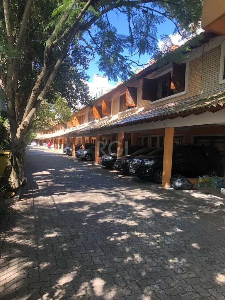 Imagem Casa Condominio para Venda - 220.89m², 3 dormitórios, sendo 1 suites, 2 vagas - Tristeza