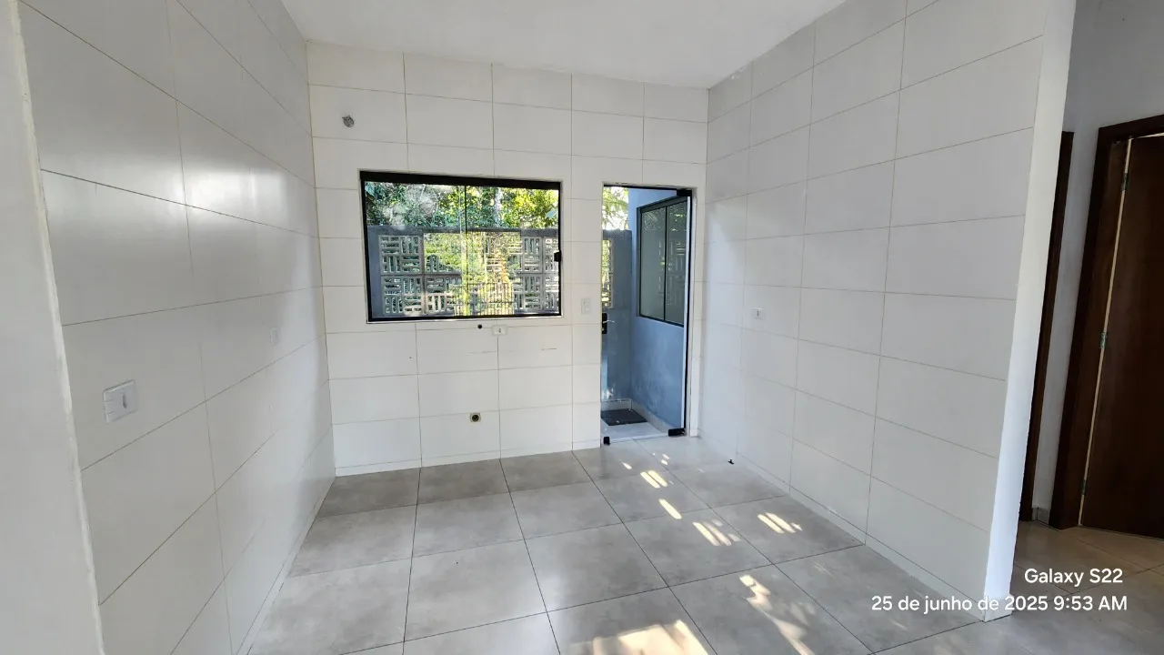 Imagem Casa térrea com 46,86m², 02 dormitórios, banheiro social, sala de estar, copa e cozinha integrada...