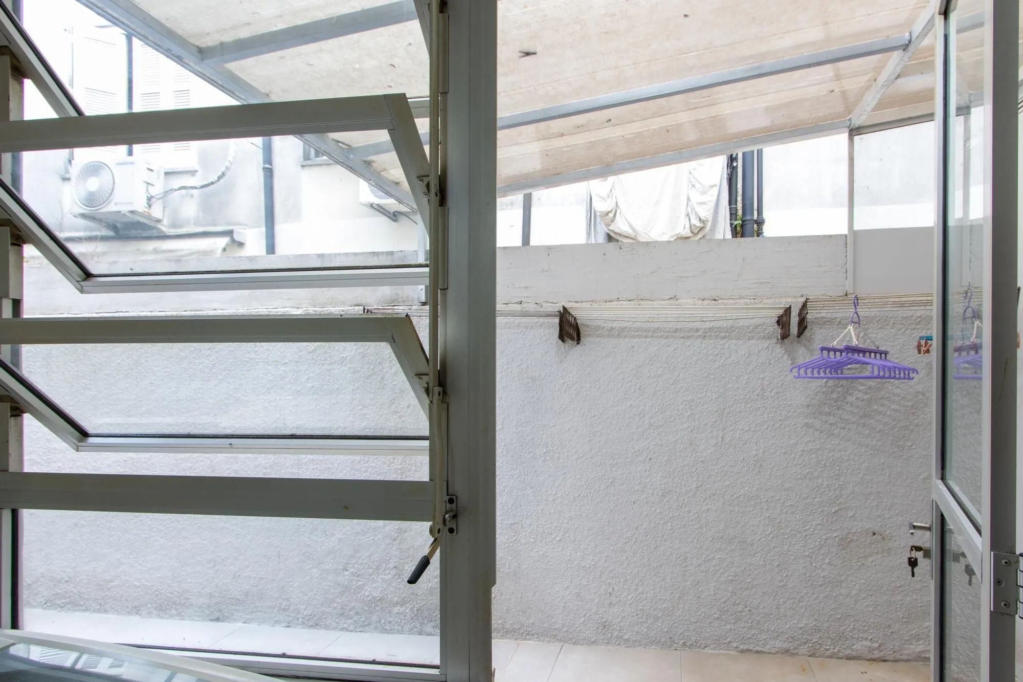 Imagem Apartamento térreo com pátio privativo no coração do Menino Deus, 2 dormitórios.