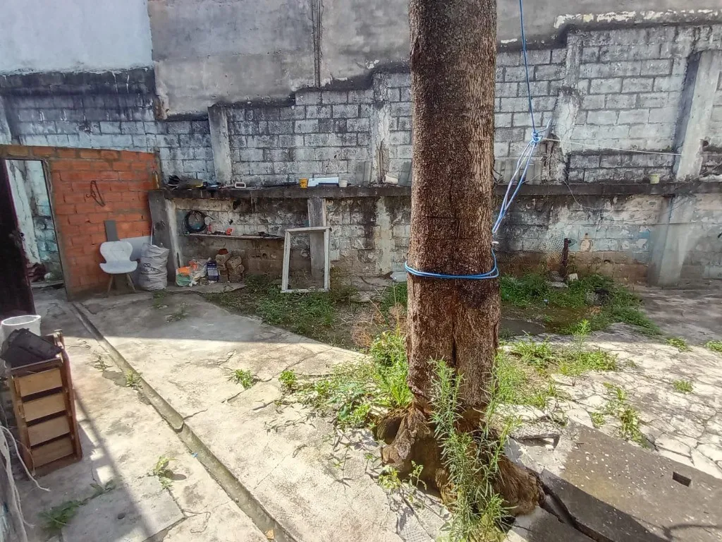 Imagem Casa para locação em São Bernardo do Campo - Jordanópolis: 3 quartos, 1 suite, 2 banheiros, 8 vagas de garagem.