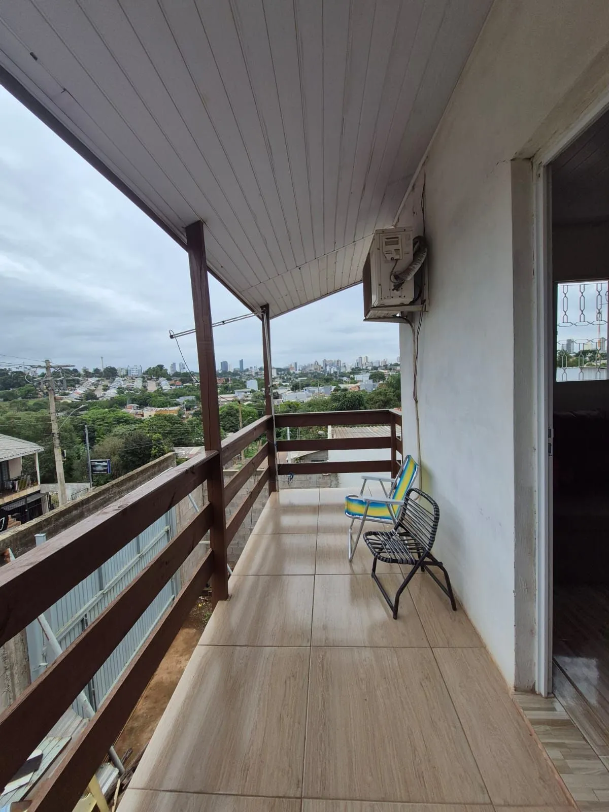 Imagem Belíssima casa de 2 dormitórios com um amplo pátio na cidade de Passo Fundo