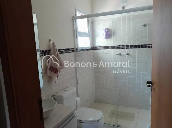 Imagem Casa de Condomínio com 250 m² e 4 Quartos