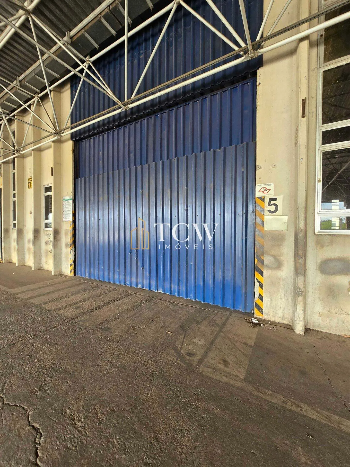 Imagem Galpão Logístico e Industrial com 22 docas para Locação em Suzano/SP | 13.320 m2