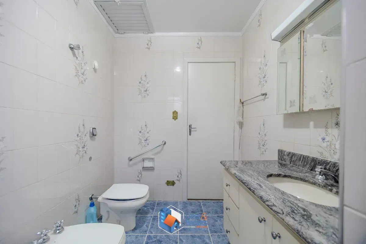 Imagem Sobrado para venda em Bosque da Saúde com 2 quartos, 183m²