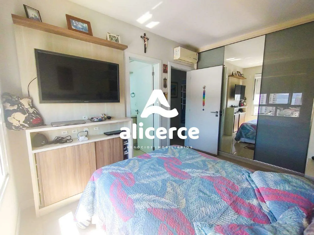 Imagem Apartamento à venda com 3 quartos 2 suítes, 137,3m² em Estreito Florianópolis