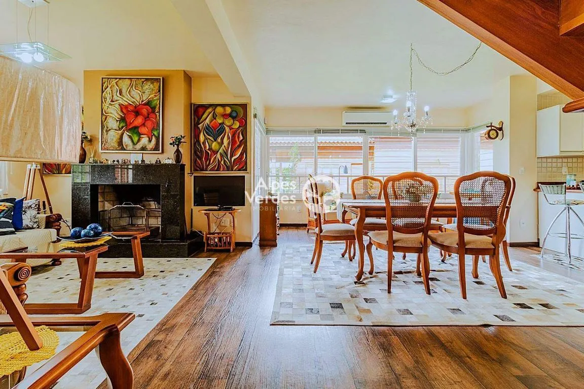 Imagem Vende-se Casa em Canela, com 03 dormitórios
