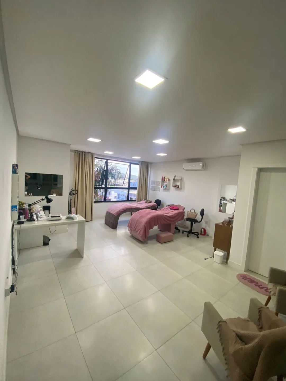 Imagem Sala comercial à venda em Três Cachoeiras, Centro, 30m2