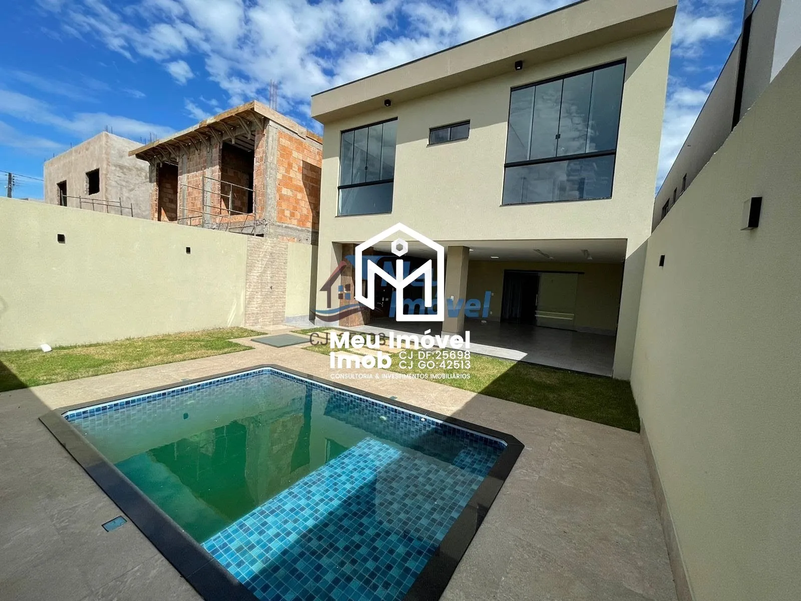 Imagem Casa 4 Quartos 4 suítes Alto Padrão 2 Vagas 260m² Arniqueira