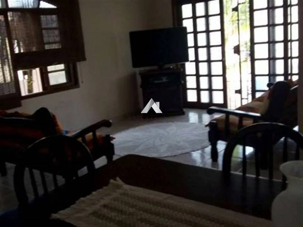 Imagem Casa lado praia a 60 metros do mar, otima localização em Mongaguá