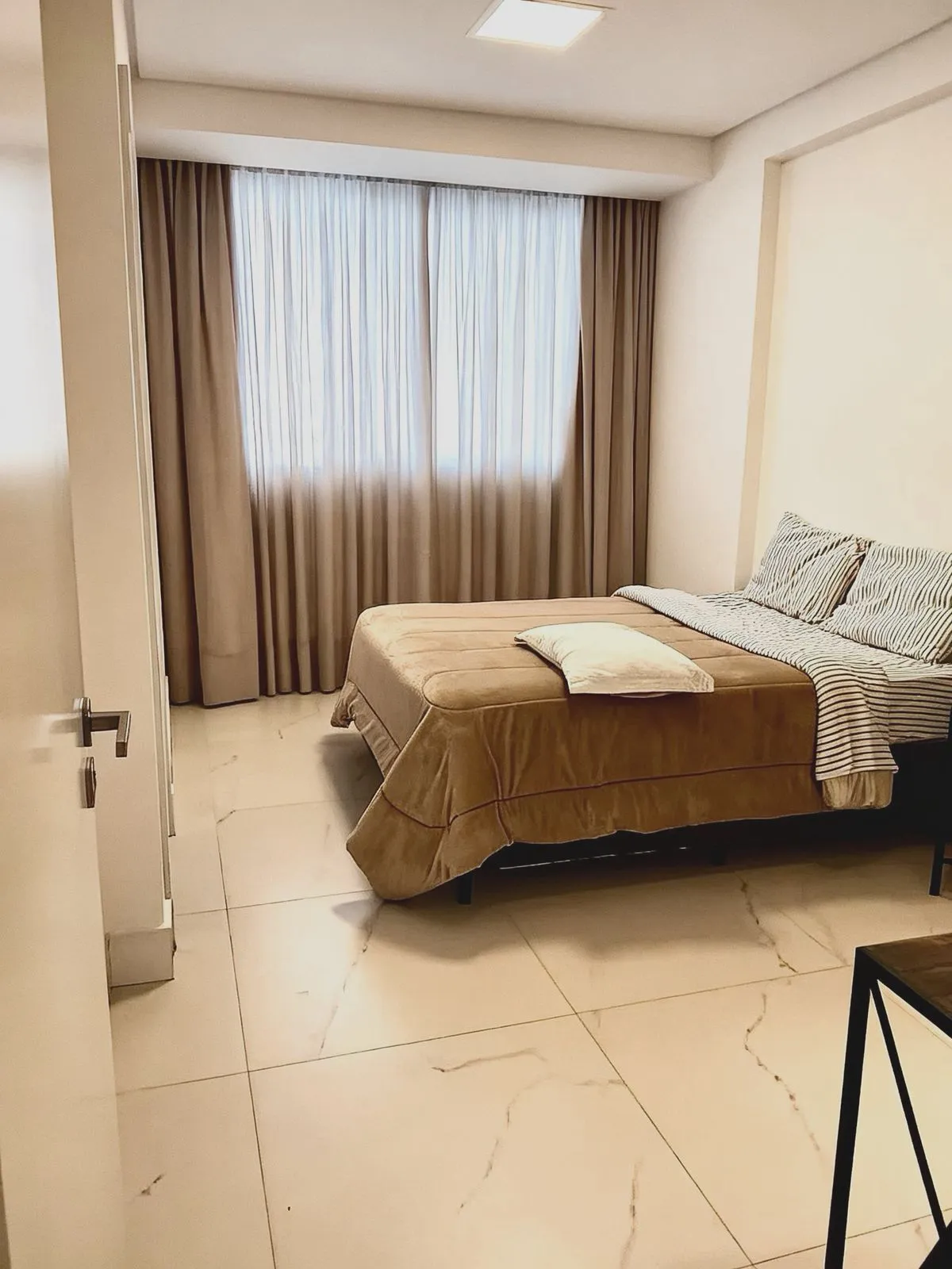 Imagem LUXO NA QUADRA DO MAR EM MEIA PRAIA ITAPEMA: 127m² MOBILIADO COM 3 SUÍTES E 3 VAGAS