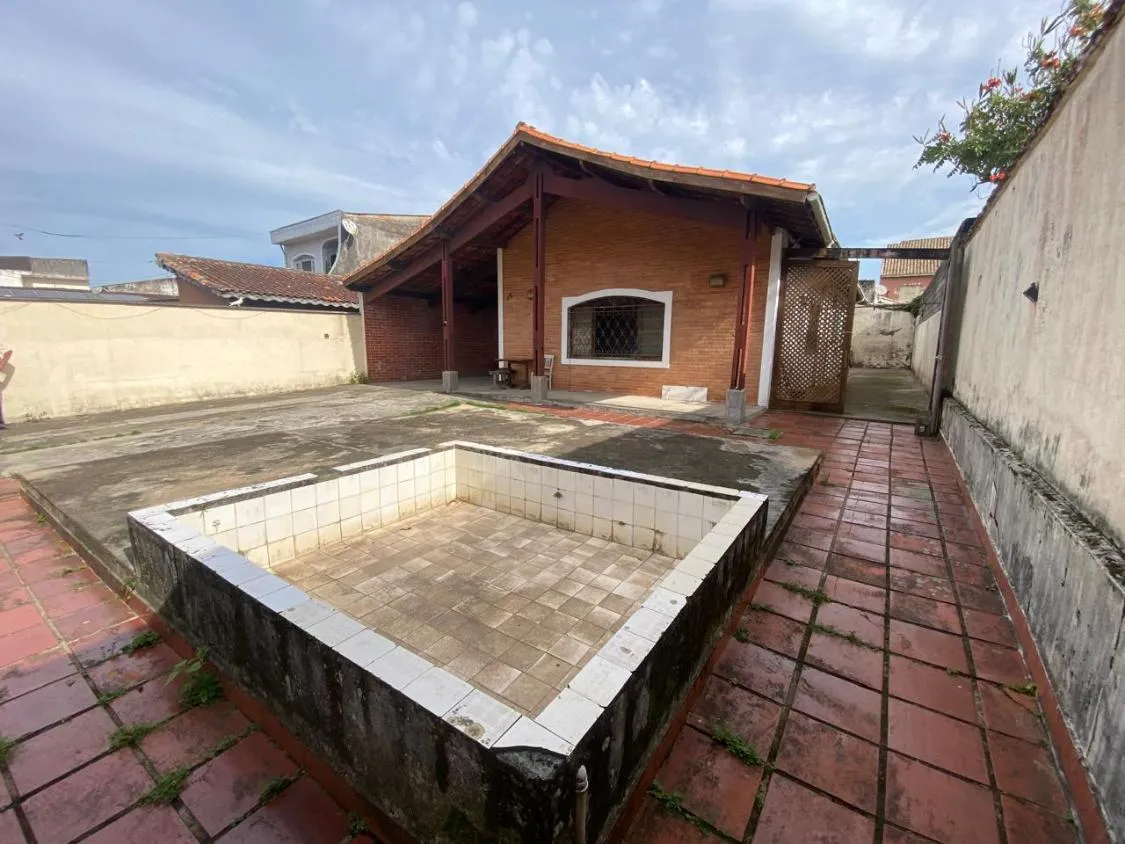 Imagem CASA ISOLADA 3 DORM E EDICULA LADO PRAIA FINANCIAMENTO BANCARIO ITANHAEM
