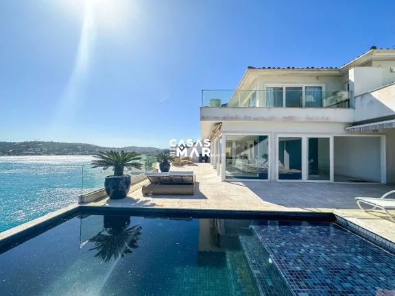 Foto do imóvel Luxuosa Casa Frente Mar em Búzios-Ferradura: 6 Suítes, Vista Deslumbrante, Piscina e Privacidade Total!