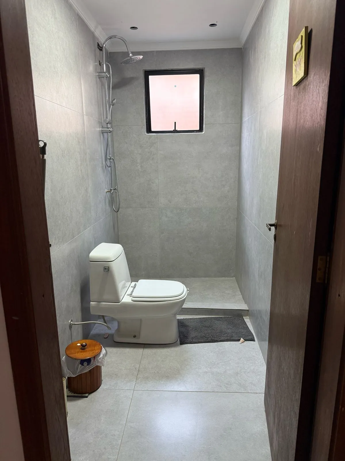 Imagem Casa com 03 quartos e 02 vagas de garagem