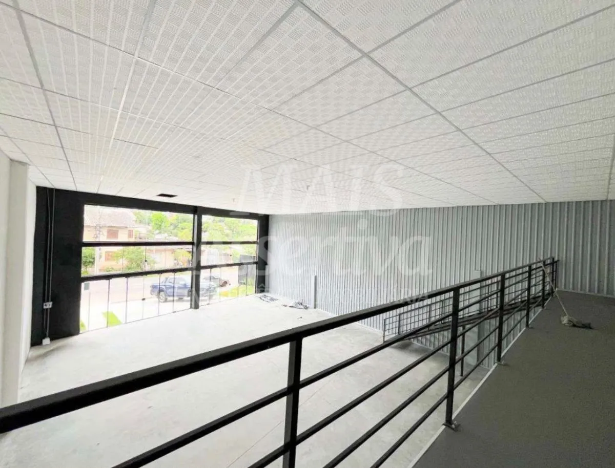 Imagem Ótimo prédio comercial com mezanino para locação no bairro Guarani