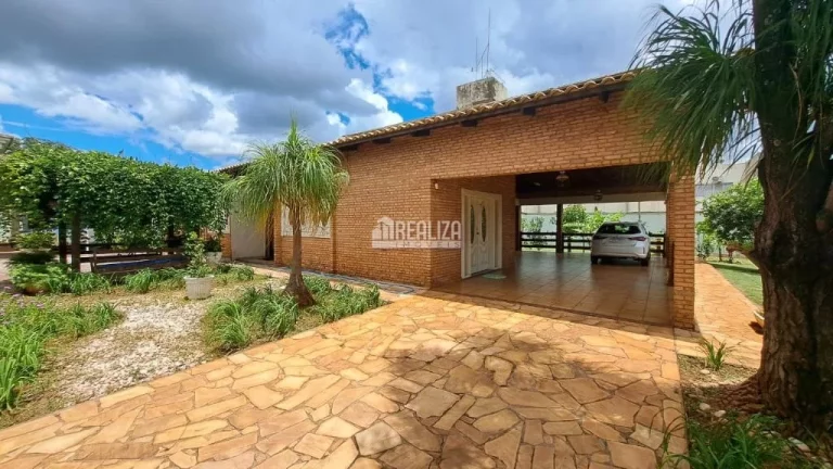 Imagem Casa à venda no bairro Recreio dos Bandeirantes - Uberaba - 3 dormitórios, piscina e área de lazer