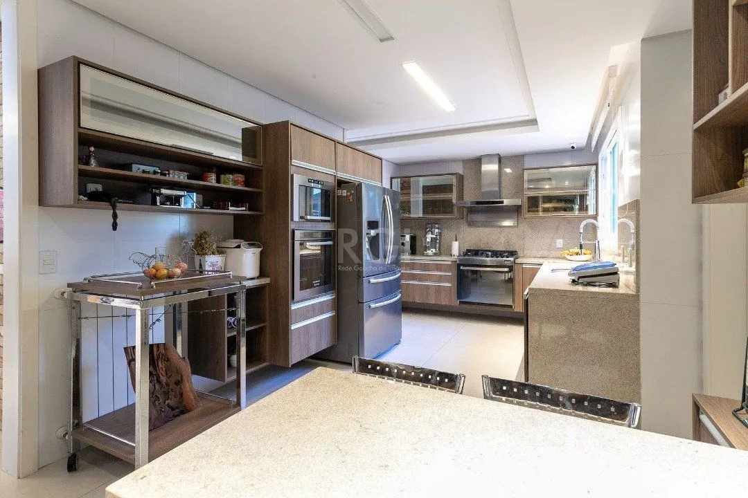 Imagem Casa Condominio para Venda - 588.62m², 4 dormitórios, sendo 4 suites, 5 vagas - Pedra Redonda