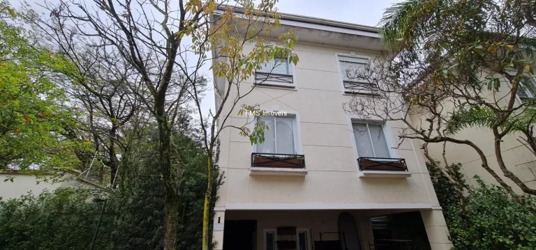 Imagem Casa em condomínio no Morumbi, São Paulo-SP: 4 quartos, 3 salas, 6 banheiros, 4 vagas e 340m² de área. Agende sua visita agora!