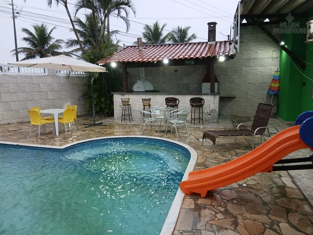 Imagem Casa 4 dormitórios sendo 1 suíte no bairro SOLEMAR